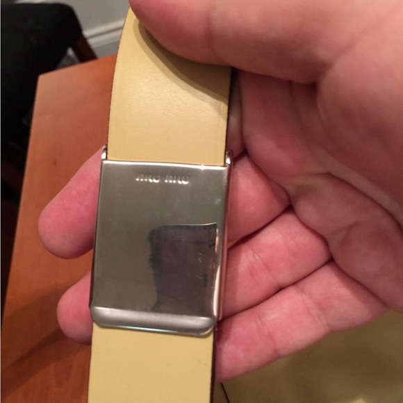 Miu Miu Unisex messenger style bag in beautiful calf shin. Barely used. - Picture 2 of 5